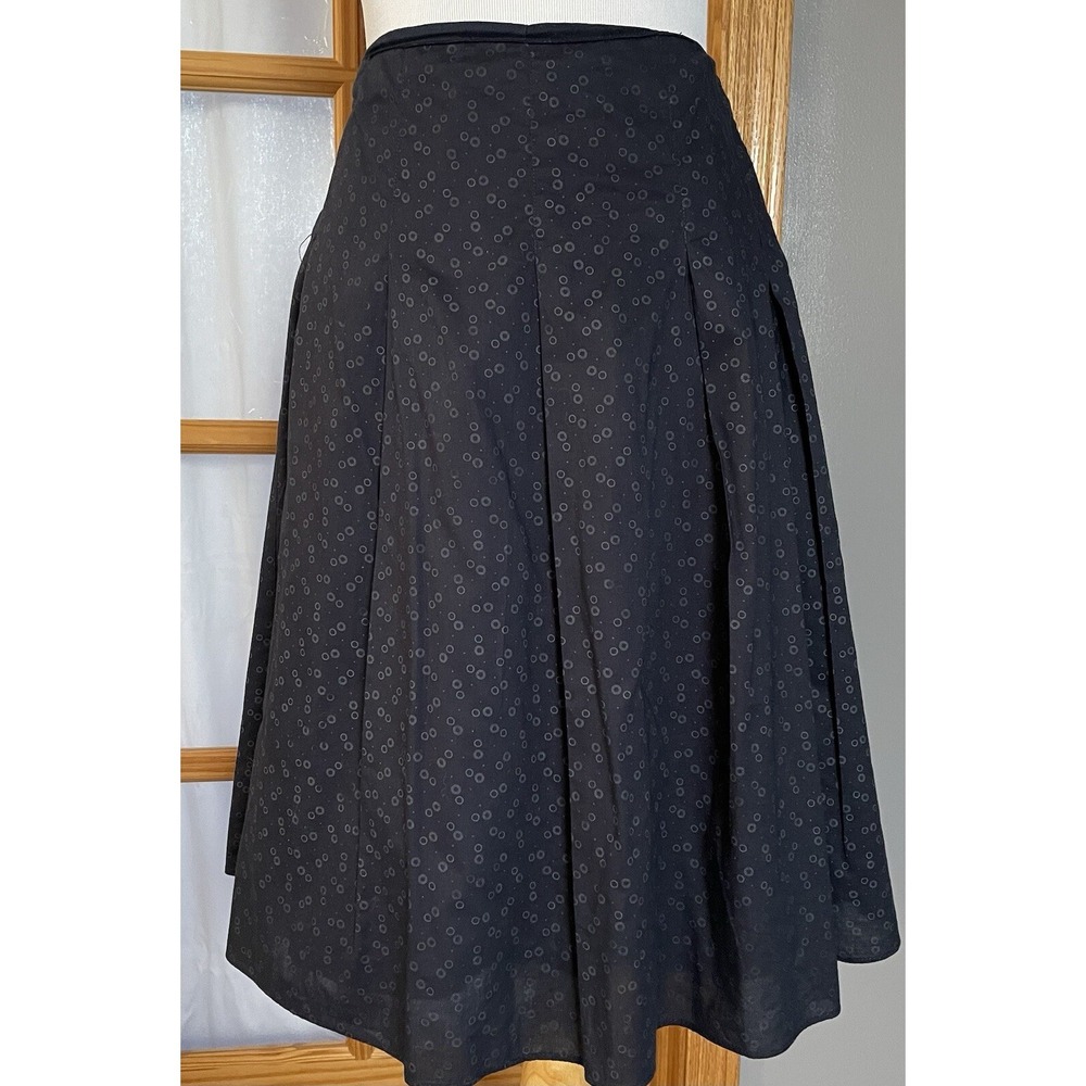 JNY Pleated A-Line Skirt Womens Sz 8 Black Tiny Circles Career Goth Classic City